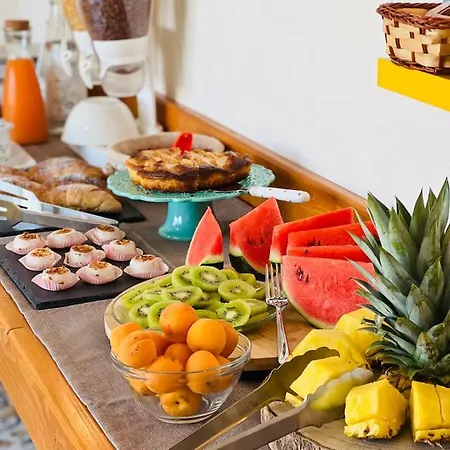 Alojamento de Acomodação e Pequeno-almoço Regina Elena