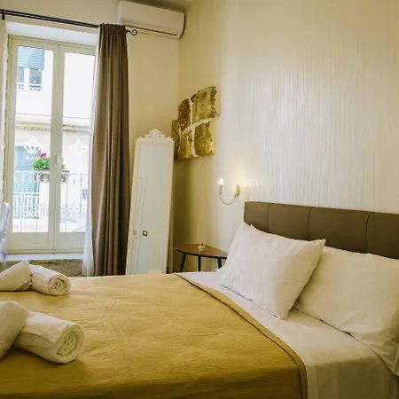 Alojamento de Acomodação e Pequeno-almoço Regina Elena